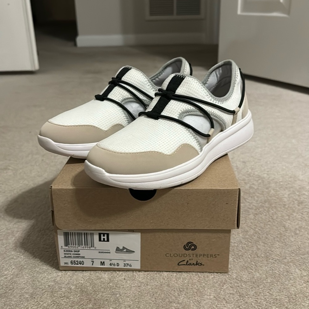 Clarks Women’s Cloudstepper Ezra Skip White Combination (Brand New)